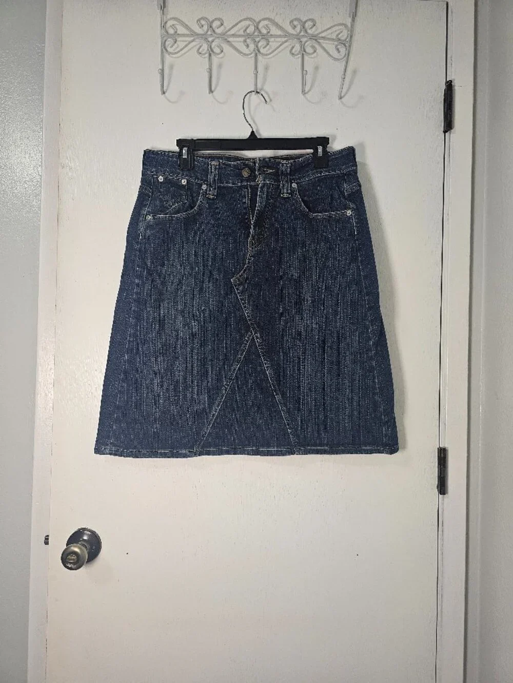 Levis Vintage Y2K Year 0407 Dark Wash Denim Midi Skirt - Size 8 - Picture 2 of 6